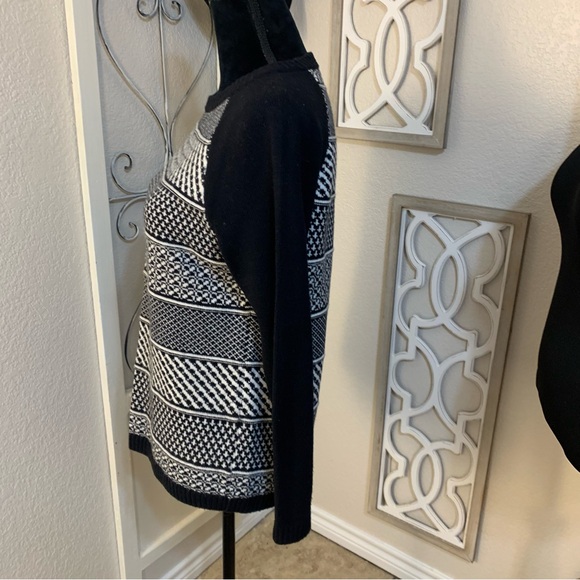 Talbots sweater four knit design on front and back - Picture 2 of 8